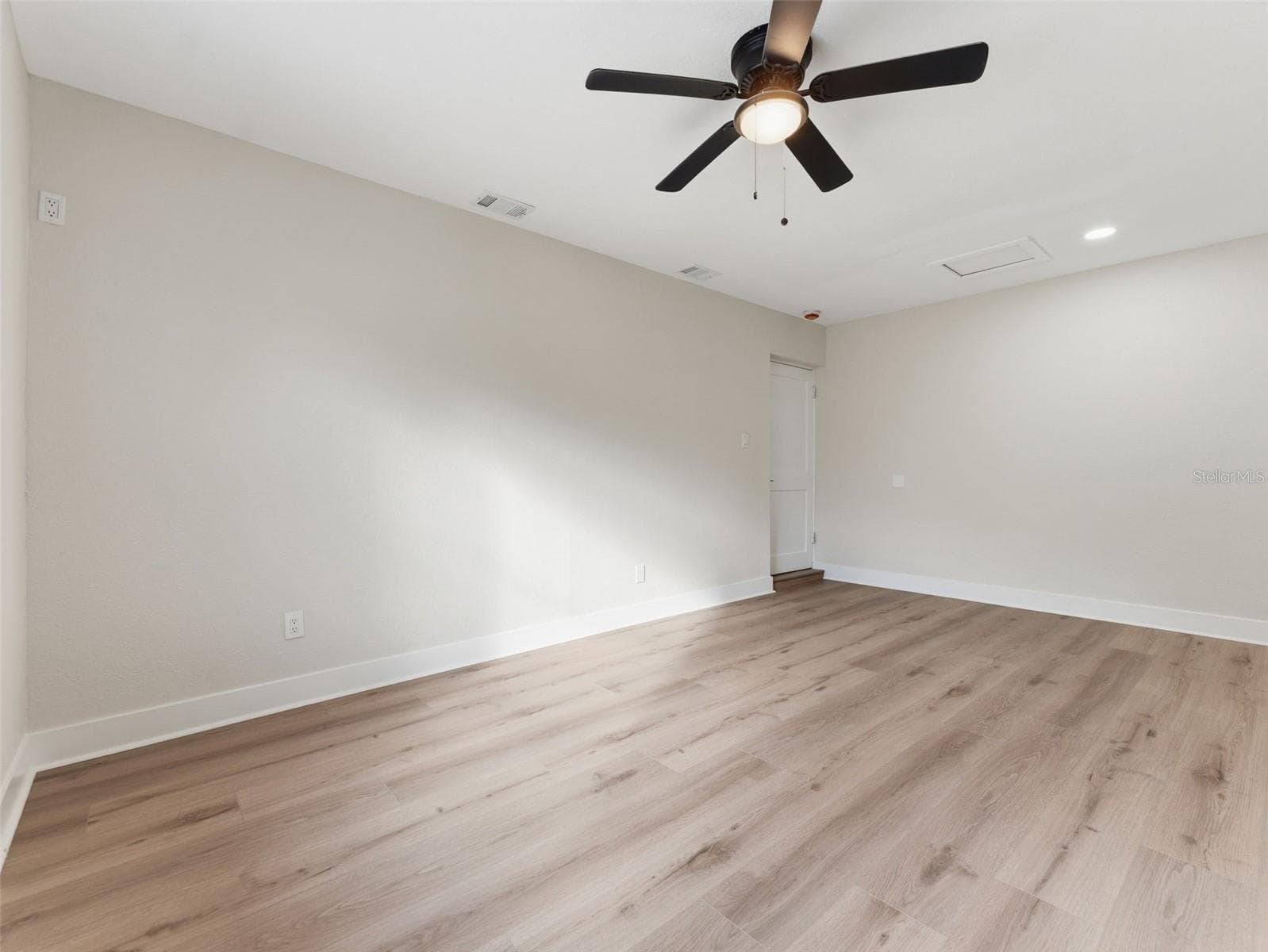 Single Family Residence at 1714 W SAINT ISABEL ST, TAMPA, photo 17 of 32