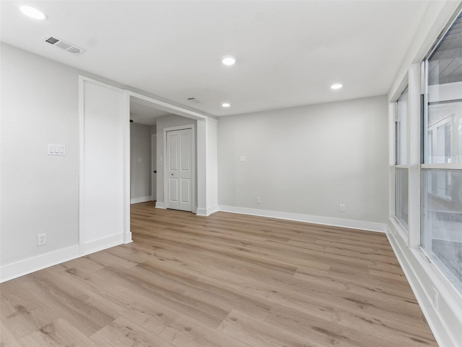 Single Family Residence at 1714 W SAINT ISABEL ST, TAMPA, photo 28 of 32