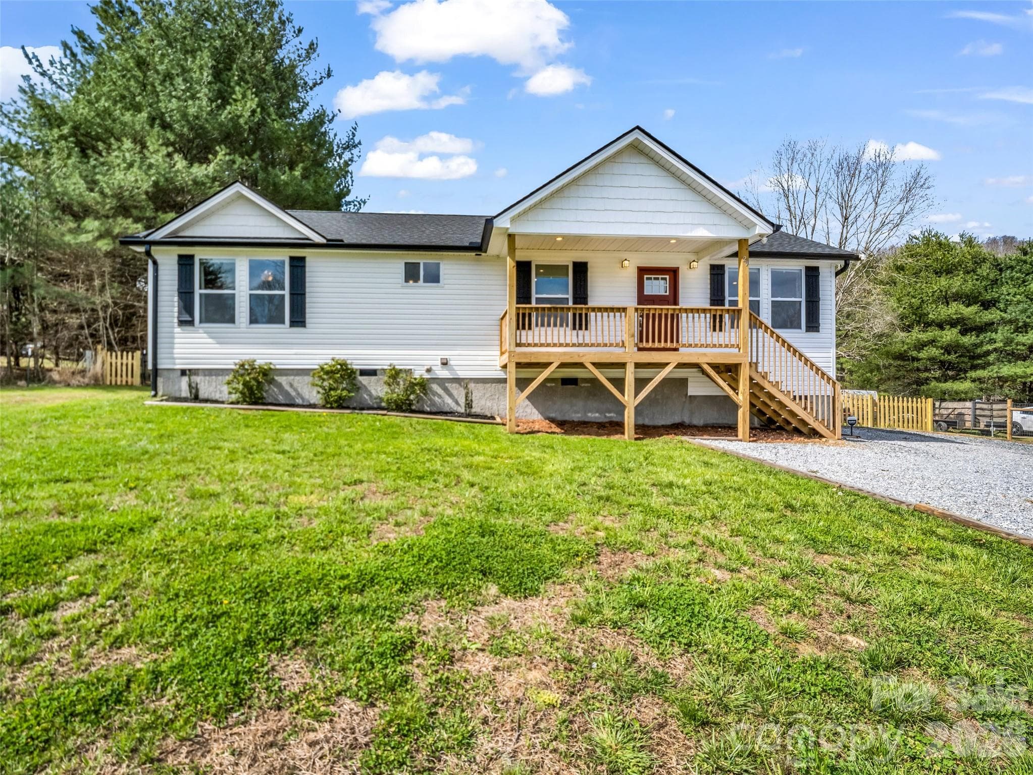 Single Family Residence at Hendersonville, photo 4 of 36