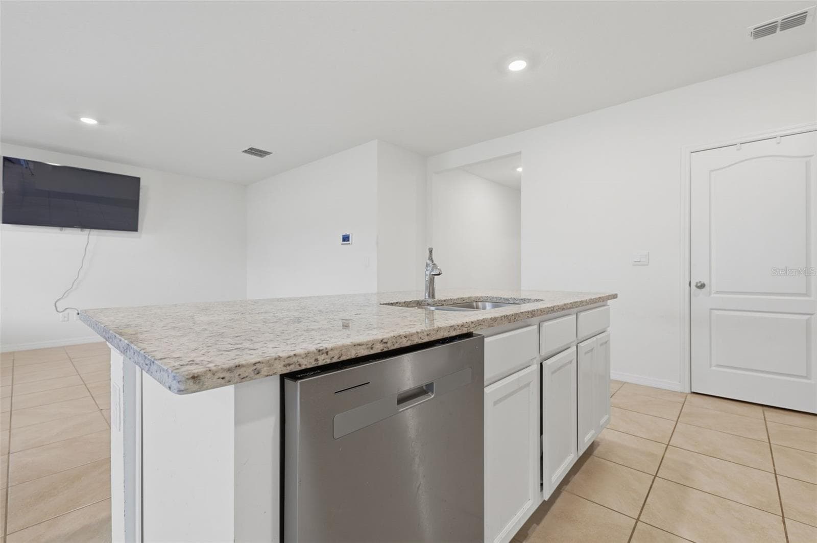 Single Family Residence at 11308 AMBER RIDGE DR, ZELLWOOD, photo 14 of 29