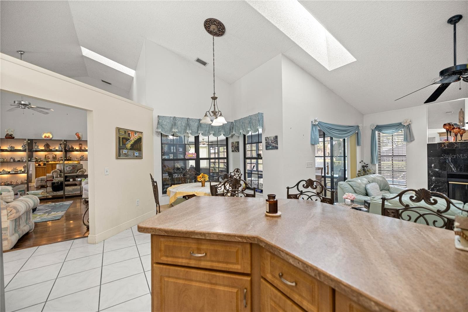 Single Family Residence at 36 SE CHINICA DR, SUMMERFIELD, photo 13 of 34