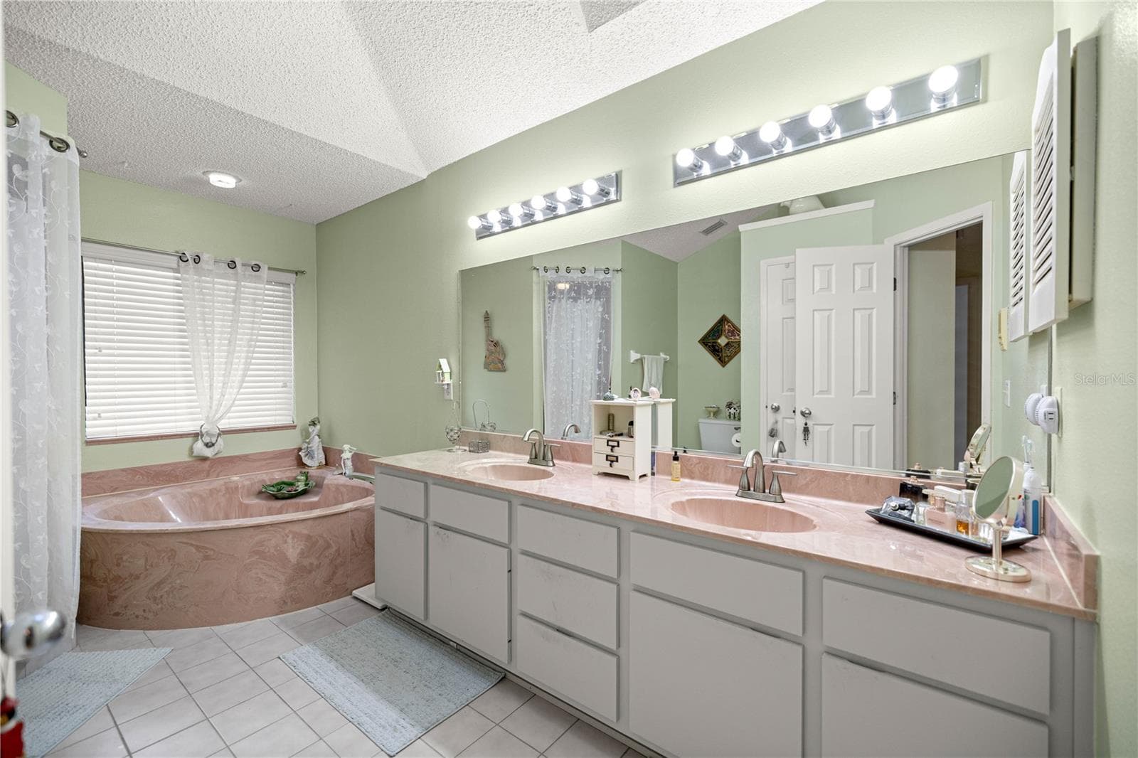 Single Family Residence at 36 SE CHINICA DR, SUMMERFIELD, photo 25 of 34