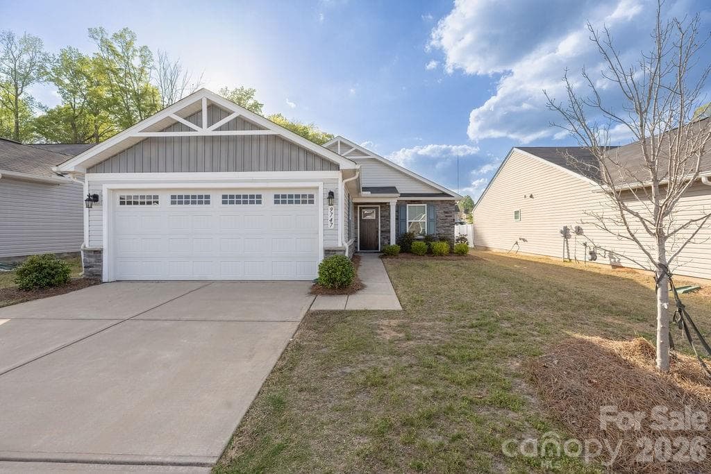 Single Family Residence at 9747 Wardley Drive, Charlotte, photo 3 of 30