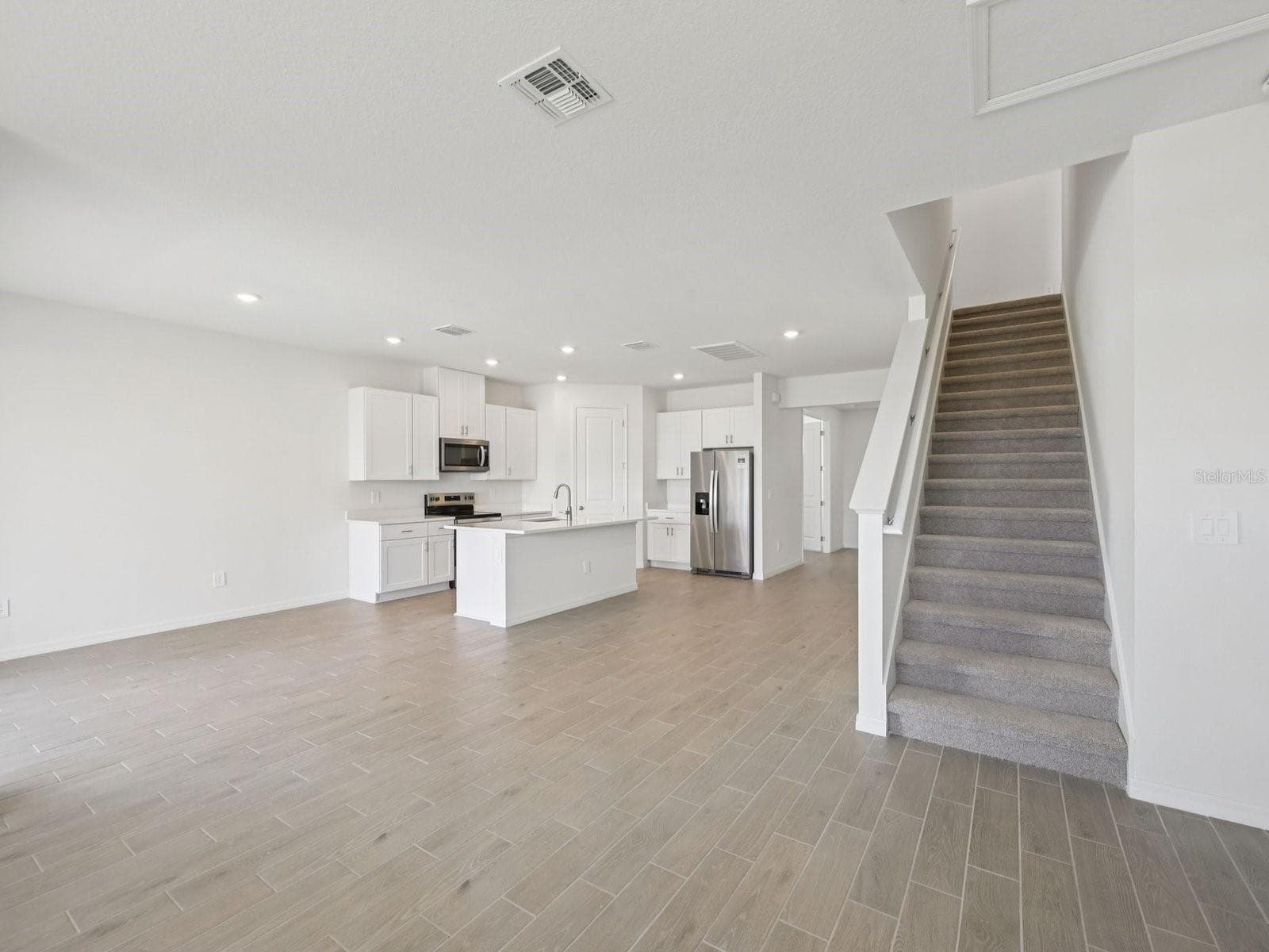Interior photos are not of the actual home but are photos of the builder home with the same floorplan with similar interior finishes and features. - 9009 VENETIA CT, PALMETTO