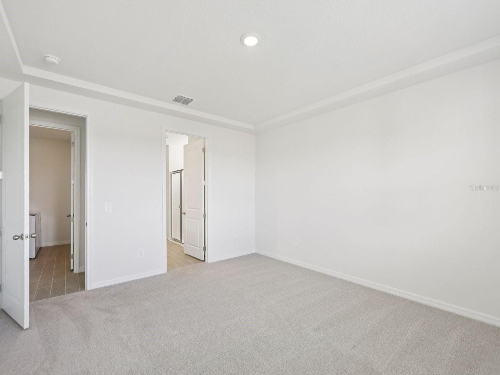 Interior photos are not of the actual home but are photos of the builder home with the same floorplan with similar interior finishes and features. - 9009 VENETIA CT, PALMETTO