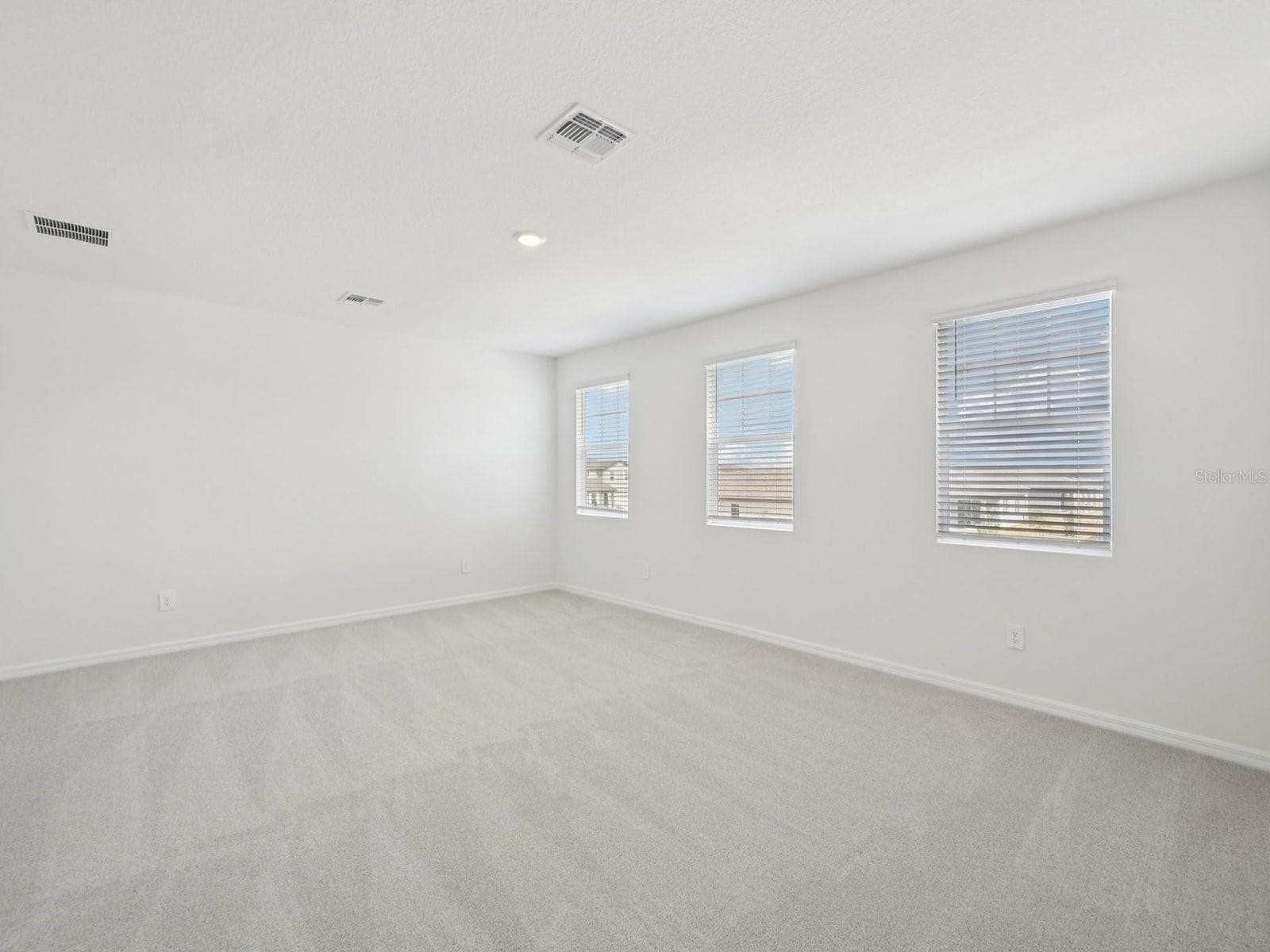 Interior photos are not of the actual home but are photos of the builder home with the same floorplan with similar interior finishes and features. - 9009 VENETIA CT, PALMETTO