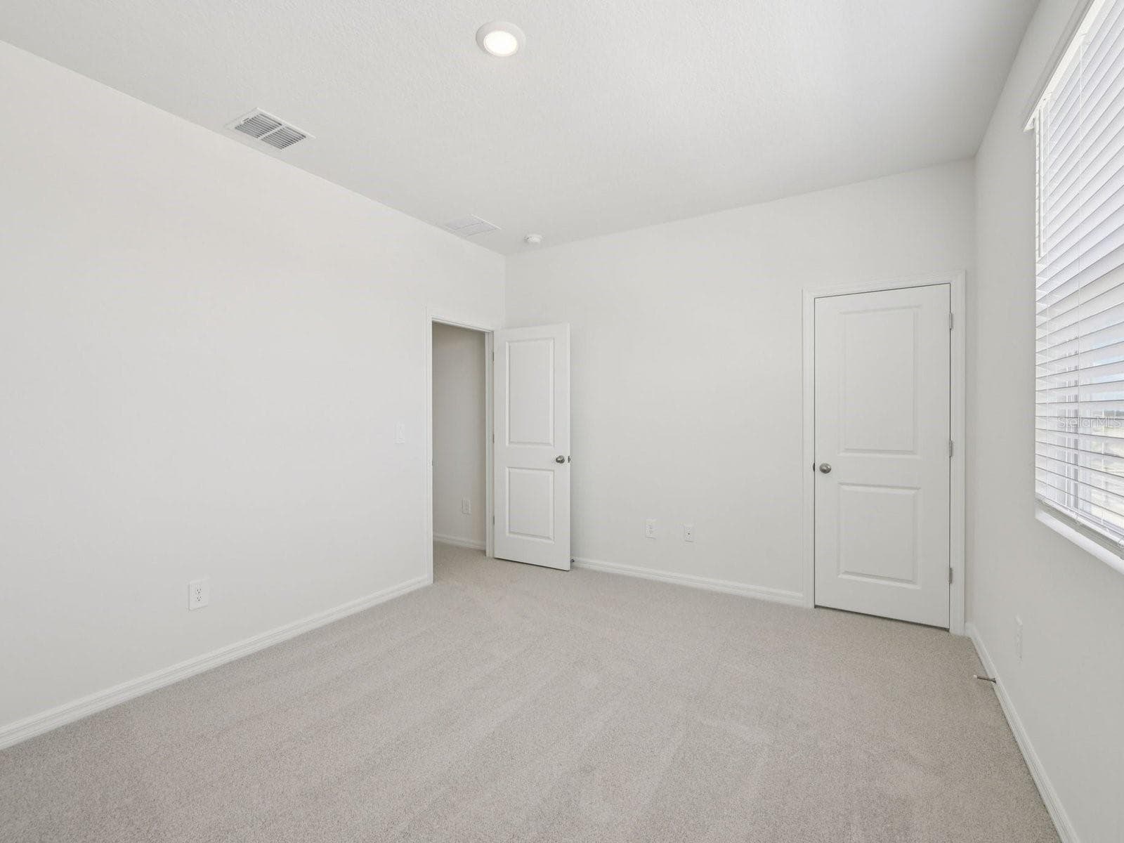Interior photos are not of the actual home but are photos of the builder home with the same floorplan with similar interior finishes and features. - 9009 VENETIA CT, PALMETTO