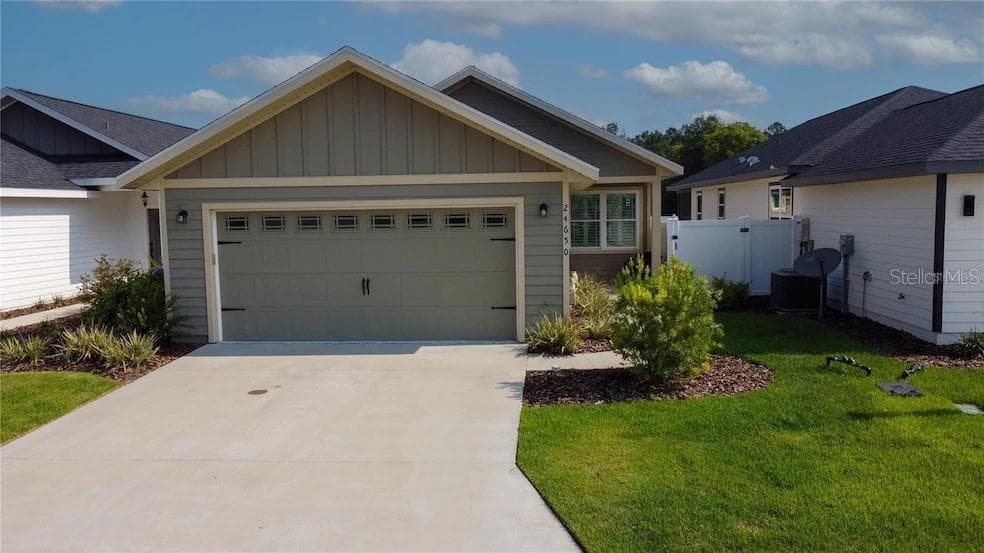 Single Family Residence at 24650 SW 17TH PL, NEWBERRY, photo 2 of 19