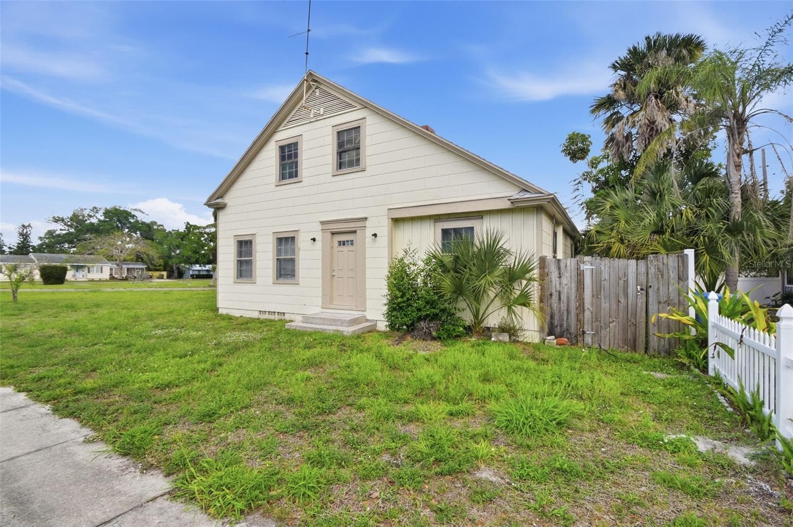 Single Family Residence at 2513 16TH AVE W, BRADENTON, photo 6 of 51