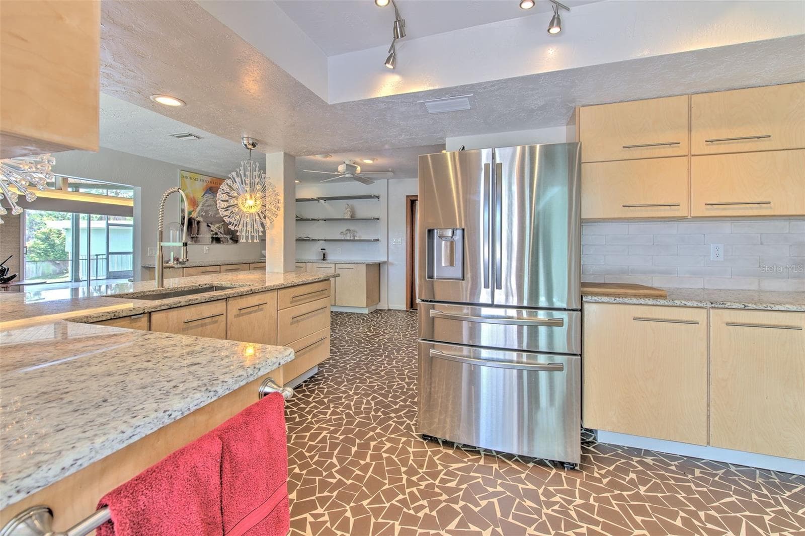 Huge kitchen, custom cabinetry, beautiful granite countertops , stainless steel appliances - 7102 MANDY LN, NEW PORT RICHEY