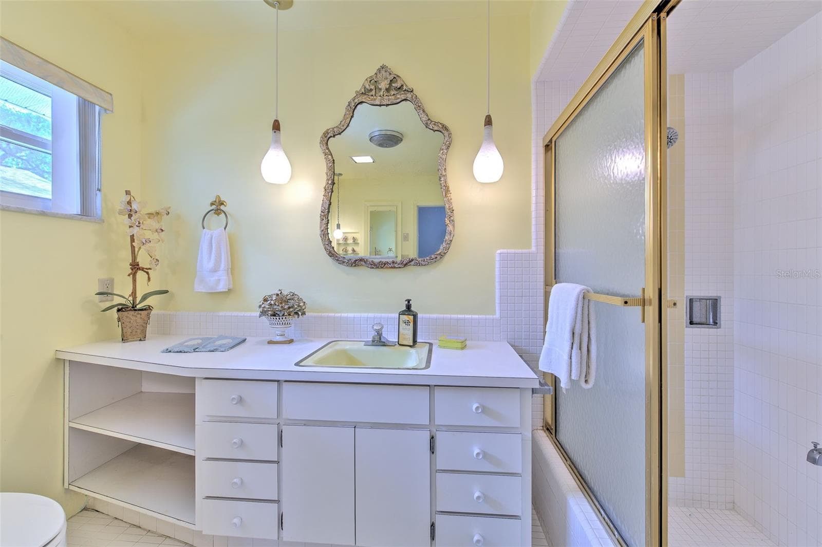 Master enSuite bathroom 2 vanity, commode & shower - 7102 MANDY LN, NEW PORT RICHEY