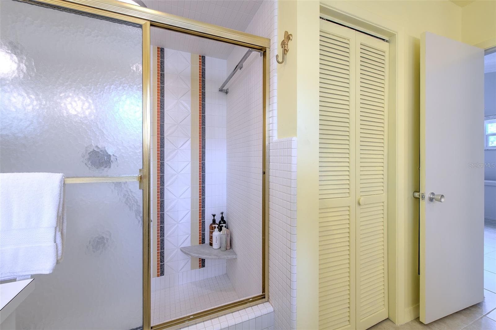 Master enSuite Bath 2 Sunk-in shower (can also be a tub) - 7102 MANDY LN, NEW PORT RICHEY