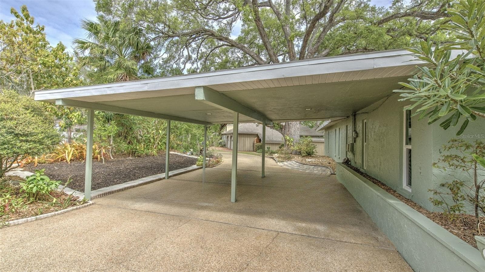 Carport and circular driveway - 7102 MANDY LN, NEW PORT RICHEY