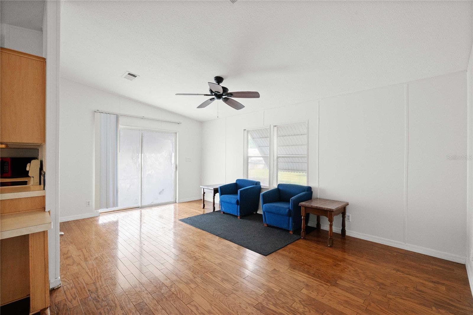 Manufactured Home at 3210 HICKORY DR, WESLEY CHAPEL, photo 18 of 39