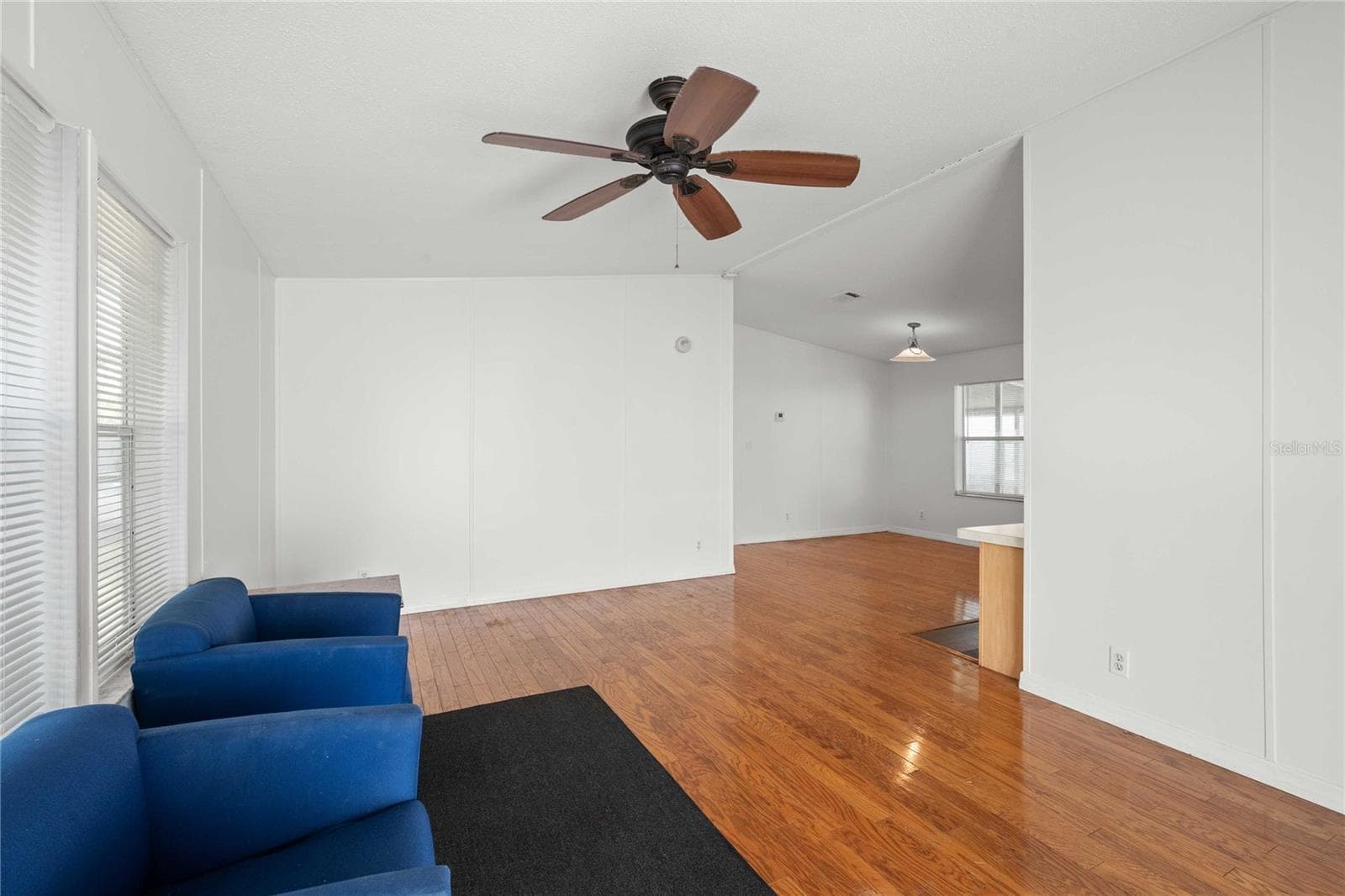 Manufactured Home at 3210 HICKORY DR, WESLEY CHAPEL, photo 19 of 39