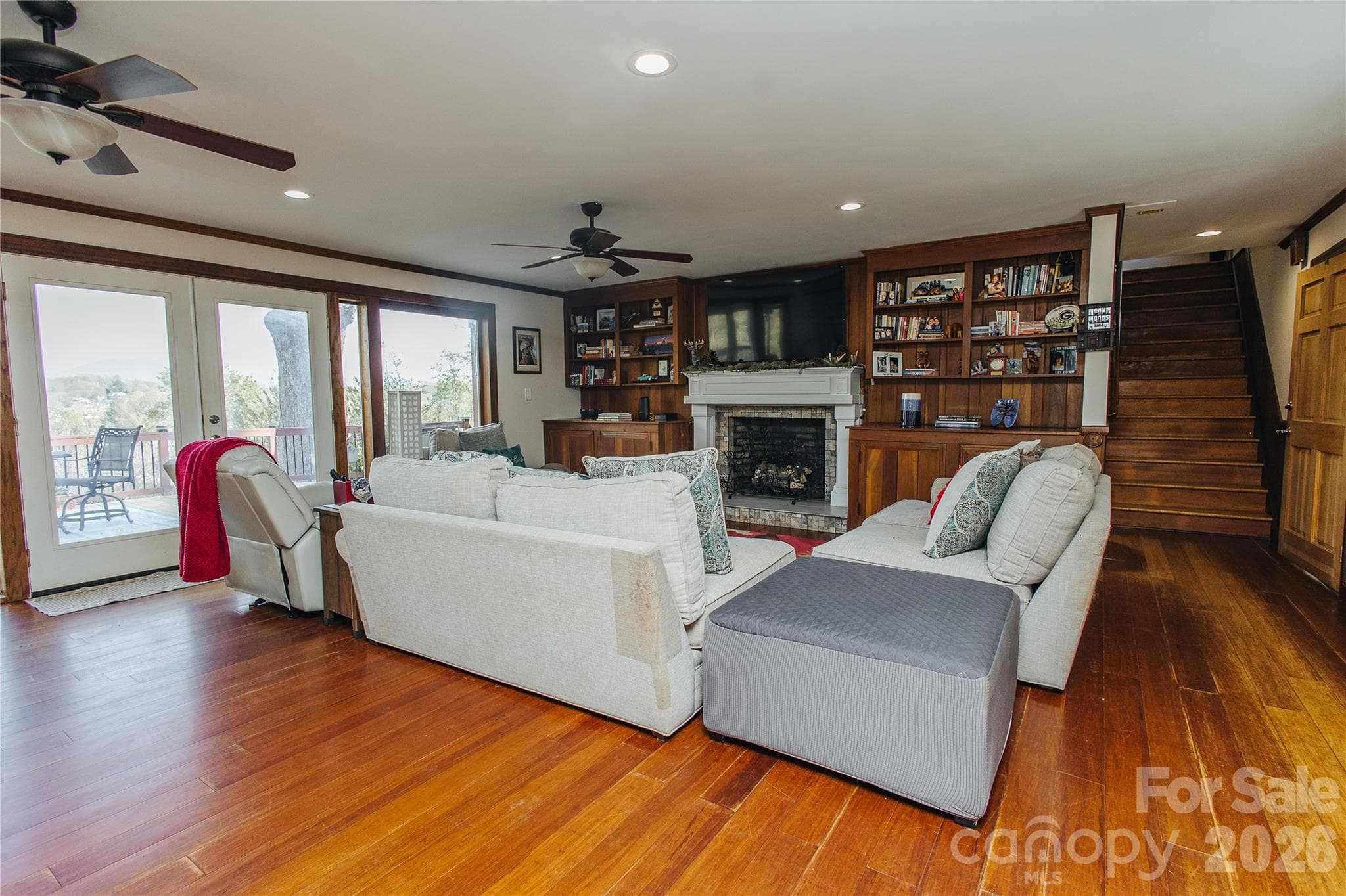 Single Family Residence at 56 E Glenview Street, Marion, photo 16 of 48
