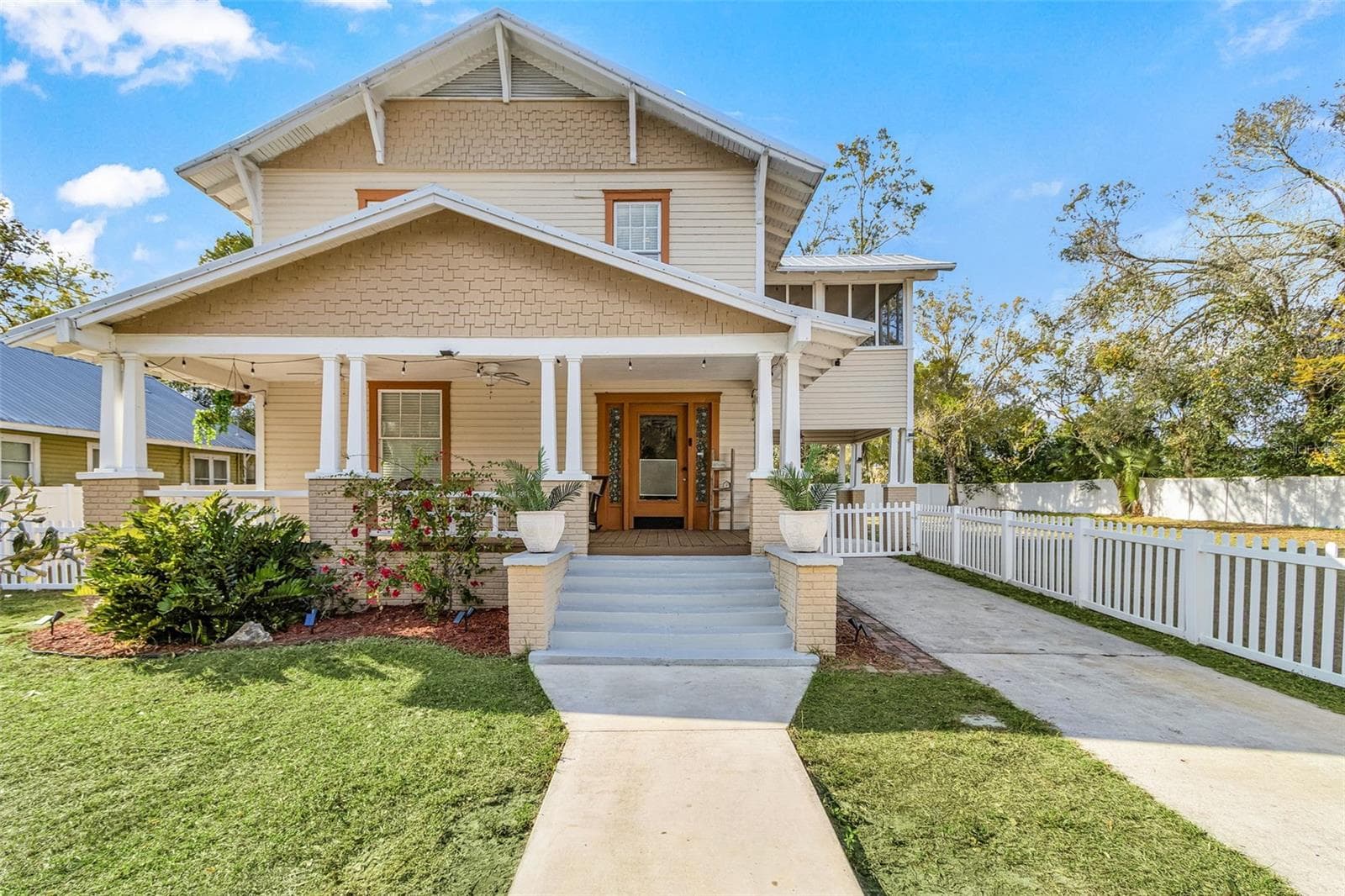 Single Family Residence at 213 N MONROE AVE, ARCADIA, photo 4 of 47