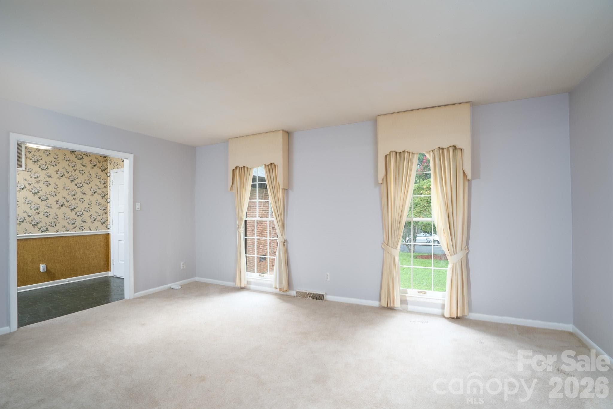 LIVING ROOM - 5742 faulconbridge Road, Charlotte