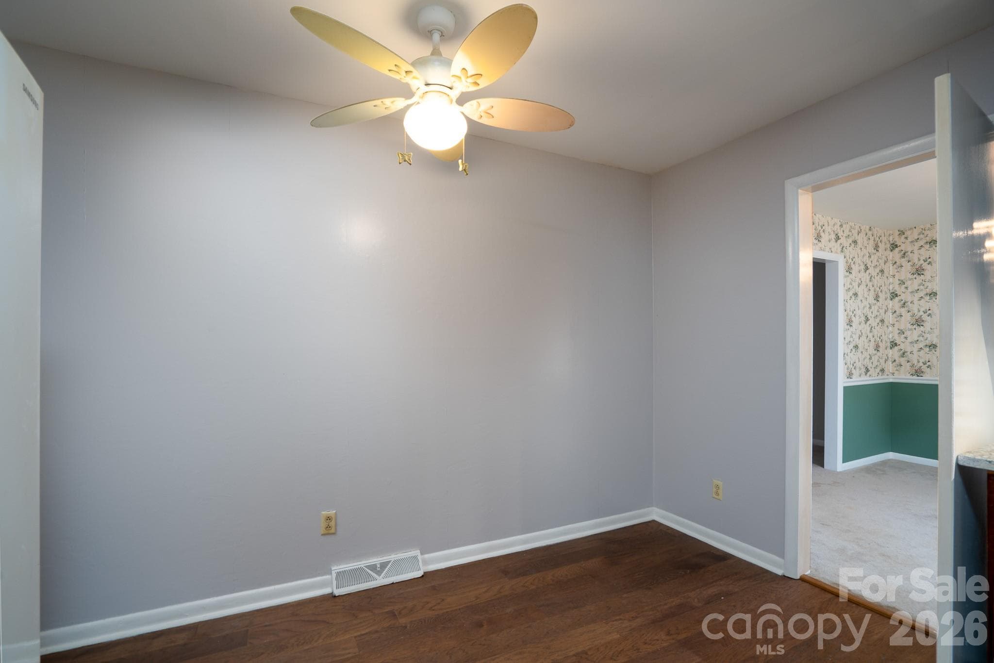 Single Family Residence at 5742 faulconbridge Road, Charlotte, photo 8 of 14