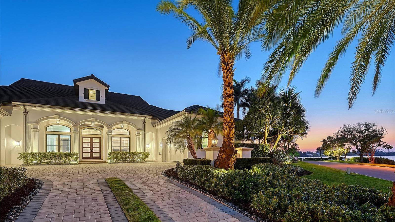 Single Family Residence at 313 LOOKOUT POINT DR, OSPREY, photo 14 of 101