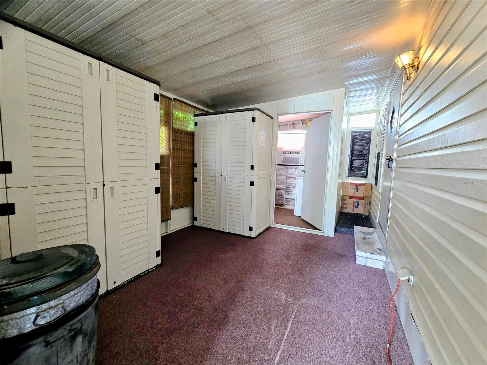 Manufactured Home at 39326 RECESS DR, ZEPHYRHILLS, photo 17 of 33