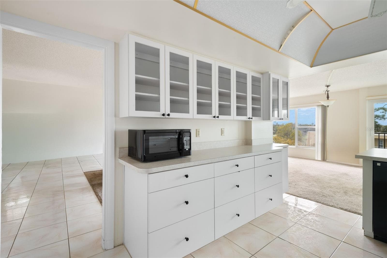Numerous drawers and cabinets - 225 COUNTRY CLUB DR #F-1401, LARGO