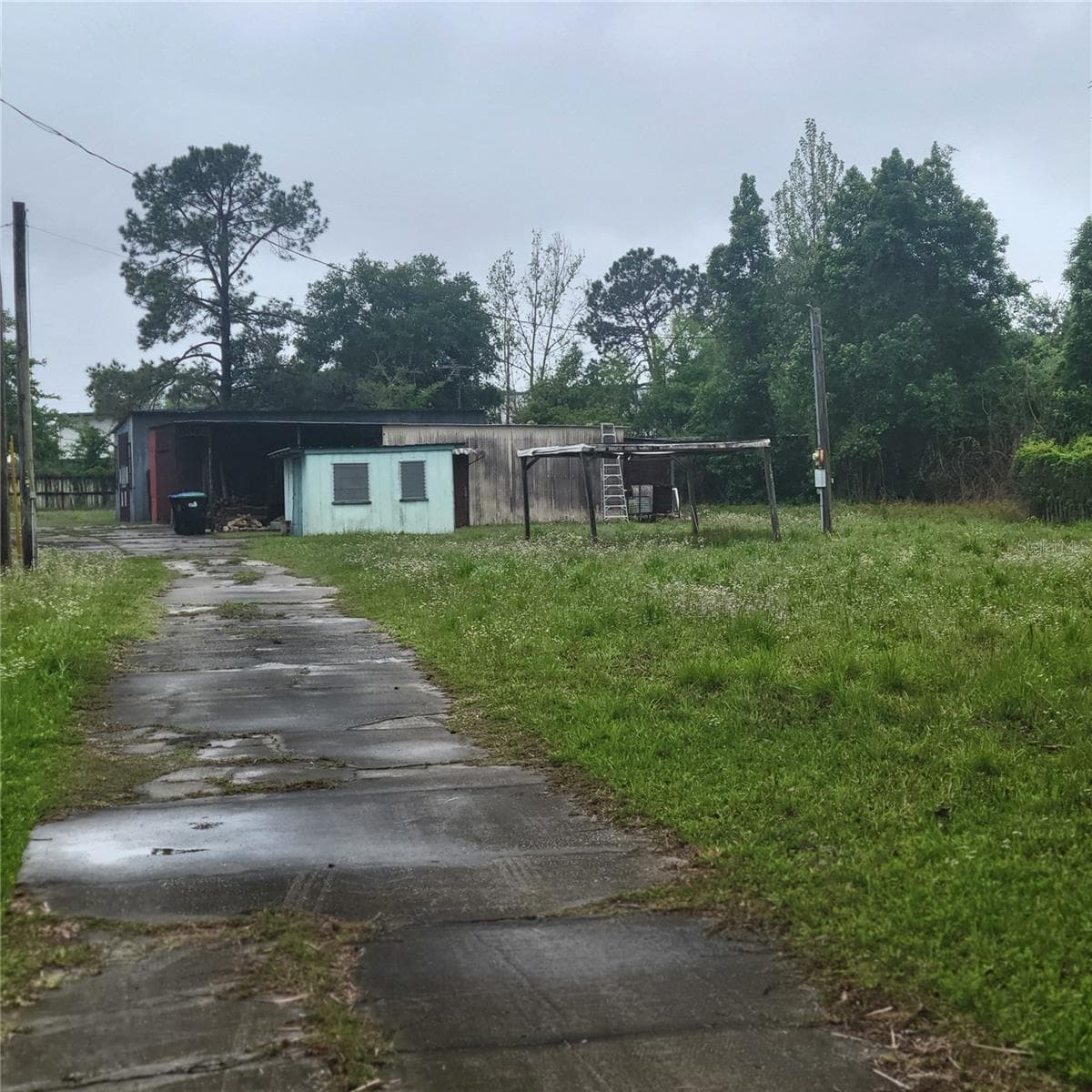 2122 APOPKA BLVD
