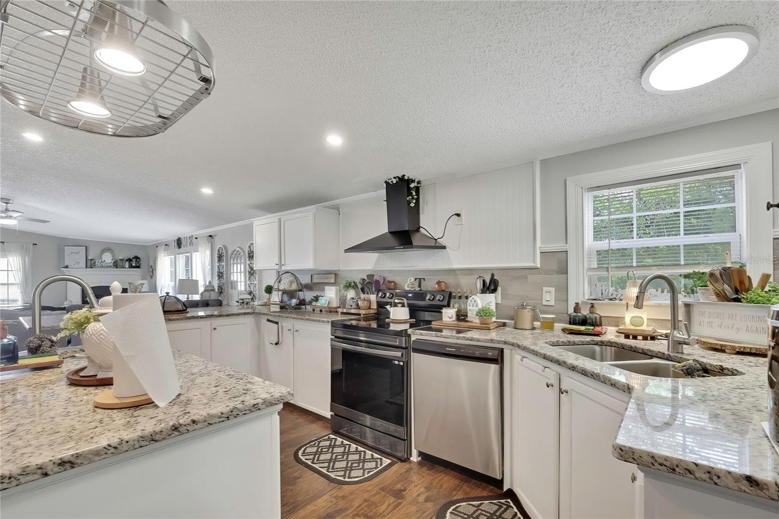Manufactured Home at 6171 S LISA PT, HOMOSASSA, photo 11 of 48