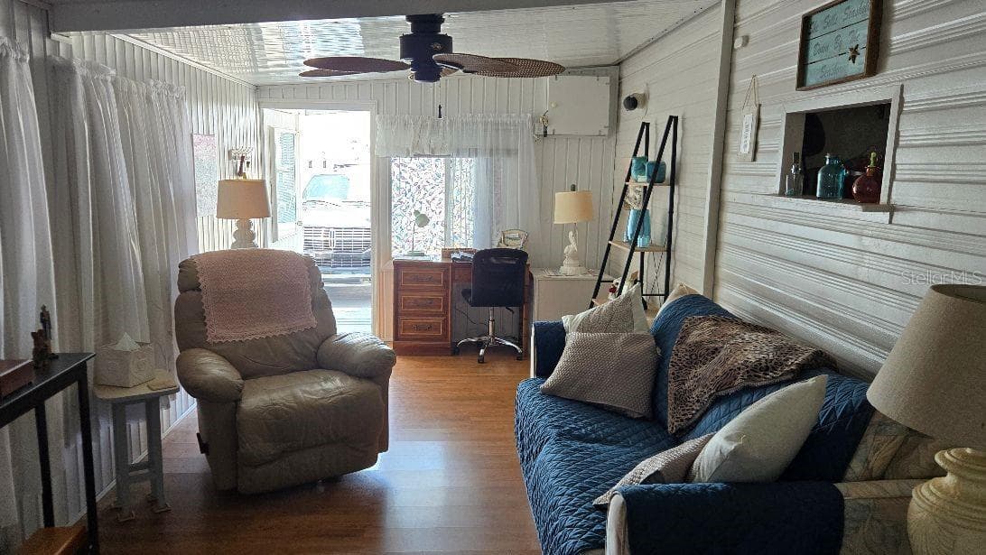 Florida Room - 1475 FLAMINGO DR #56, ENGLEWOOD