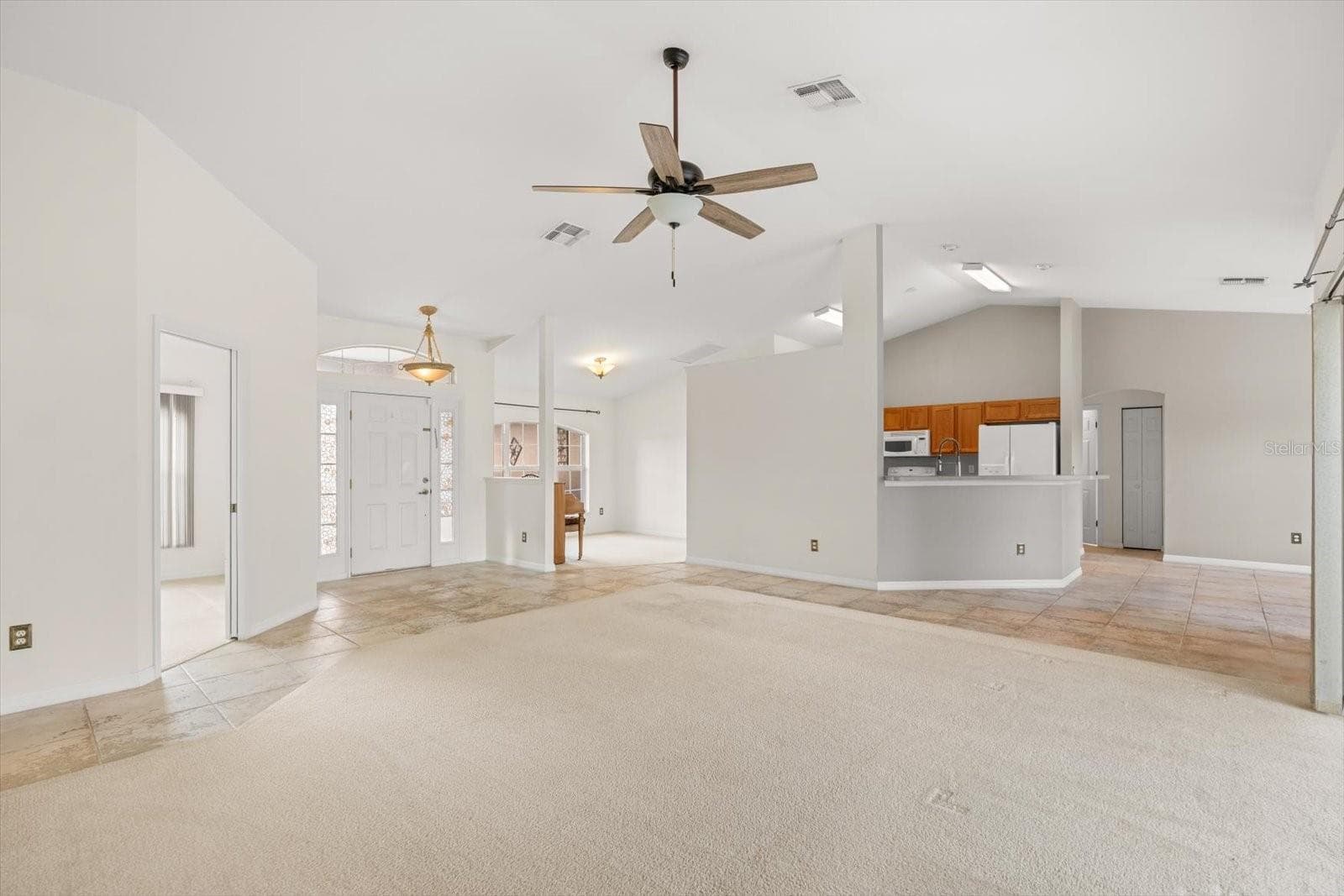 Spacious home with high ceilings - 4910 SW 109TH LOOP, OCALA