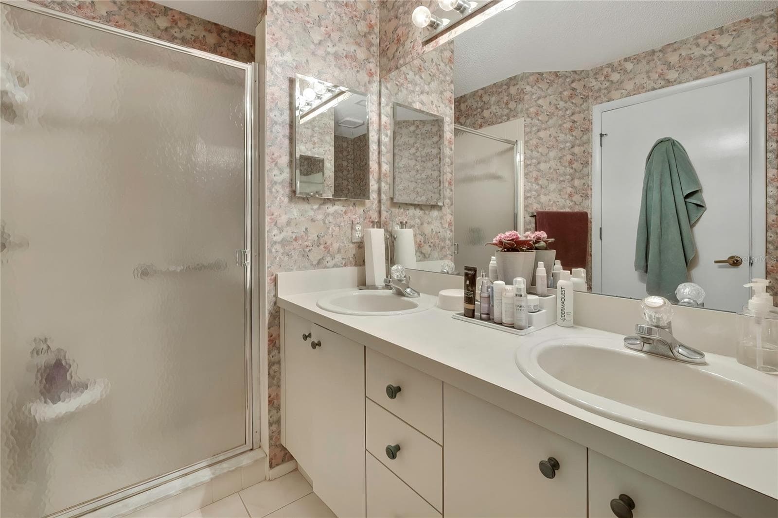 Master Bath with Walk0In Shower - 6447 PINE WALK DR, NEW PORT RICHEY