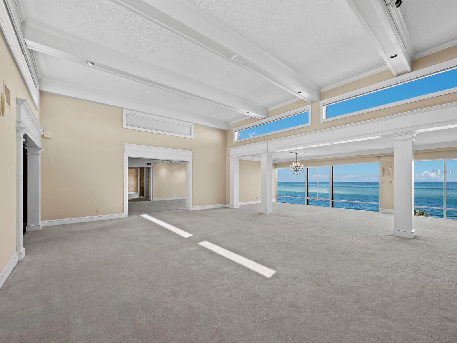 Living room - 4712 OCEAN BLVD #W10, SARASOTA