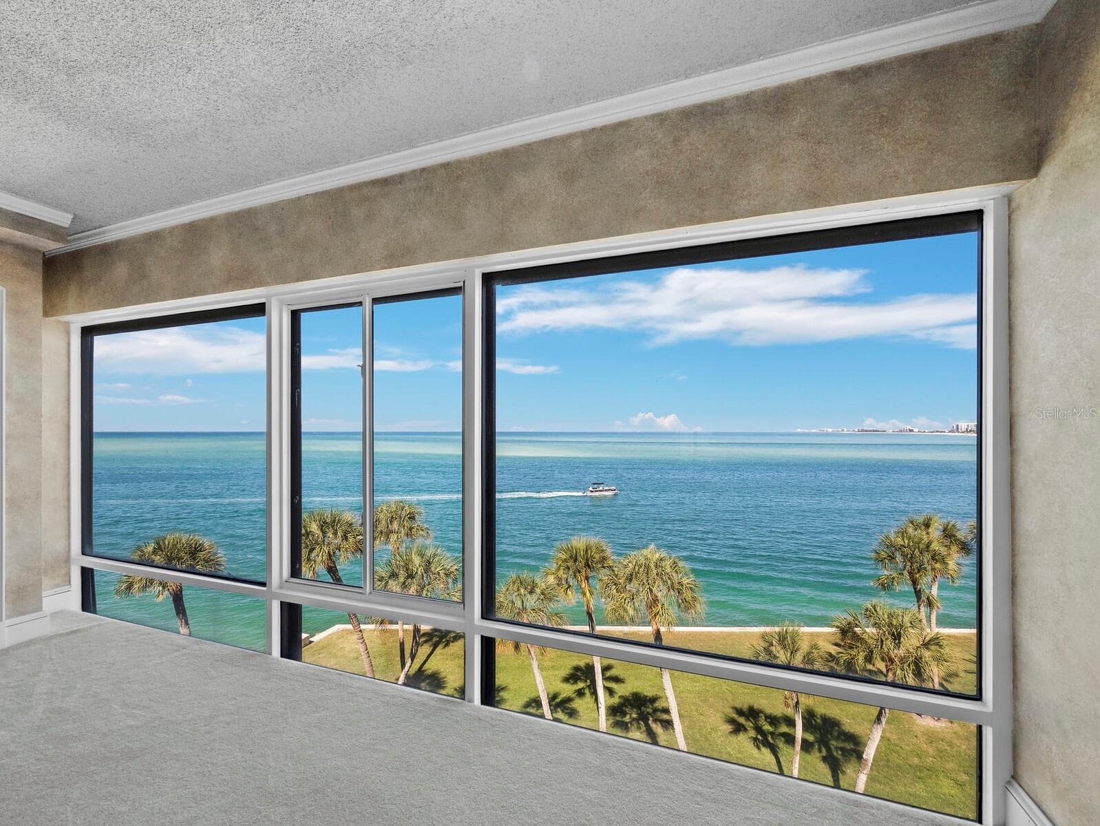 Primary bedroom - 4712 OCEAN BLVD #W10, SARASOTA
