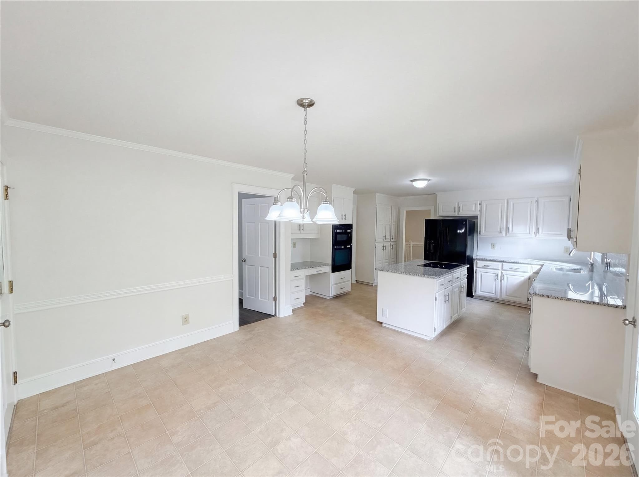 Single Family Residence at 6024 Dovefield Road, Charlotte, photo 7 of 17