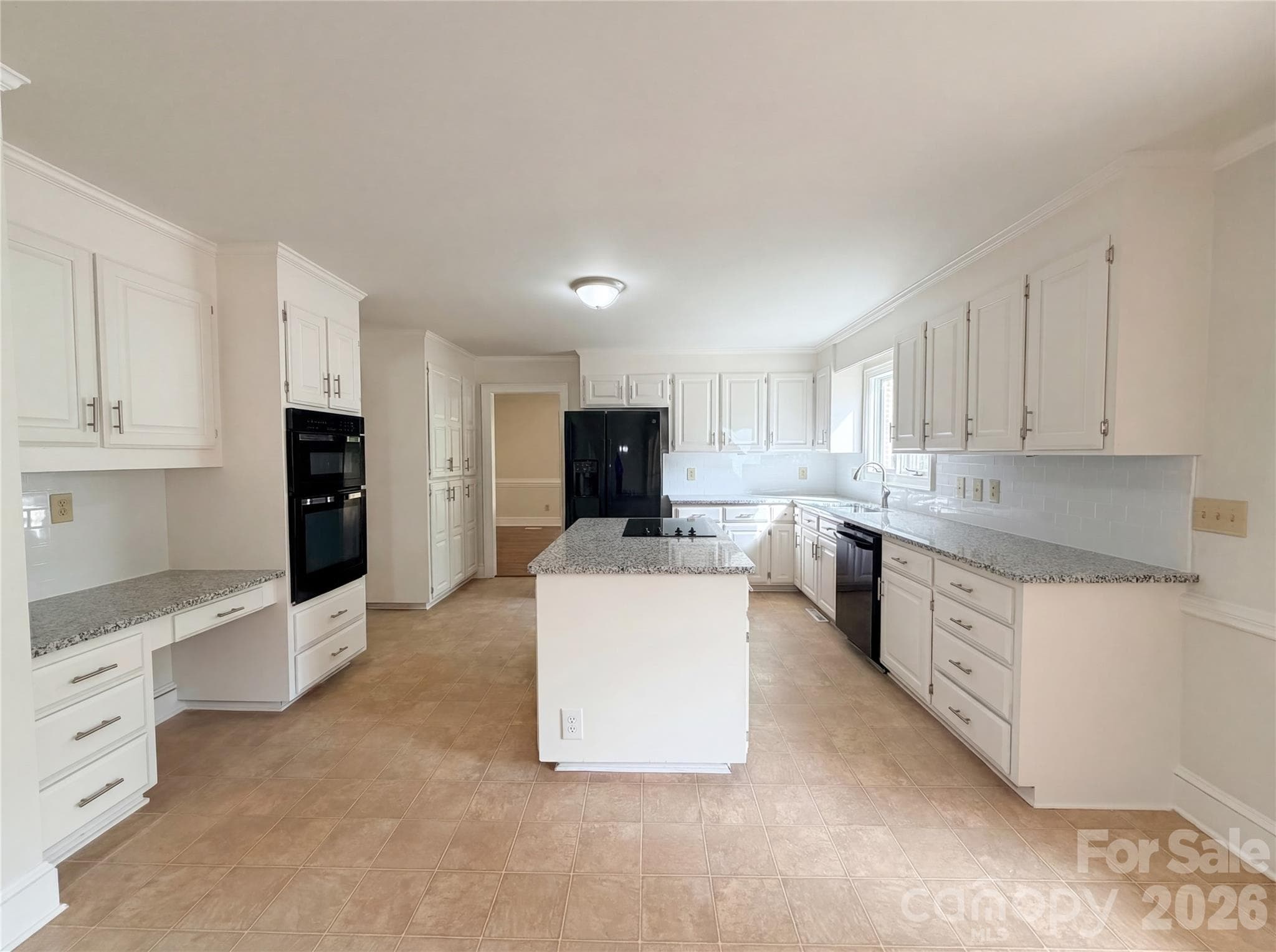 Single Family Residence at 6024 Dovefield Road, Charlotte, photo 8 of 17