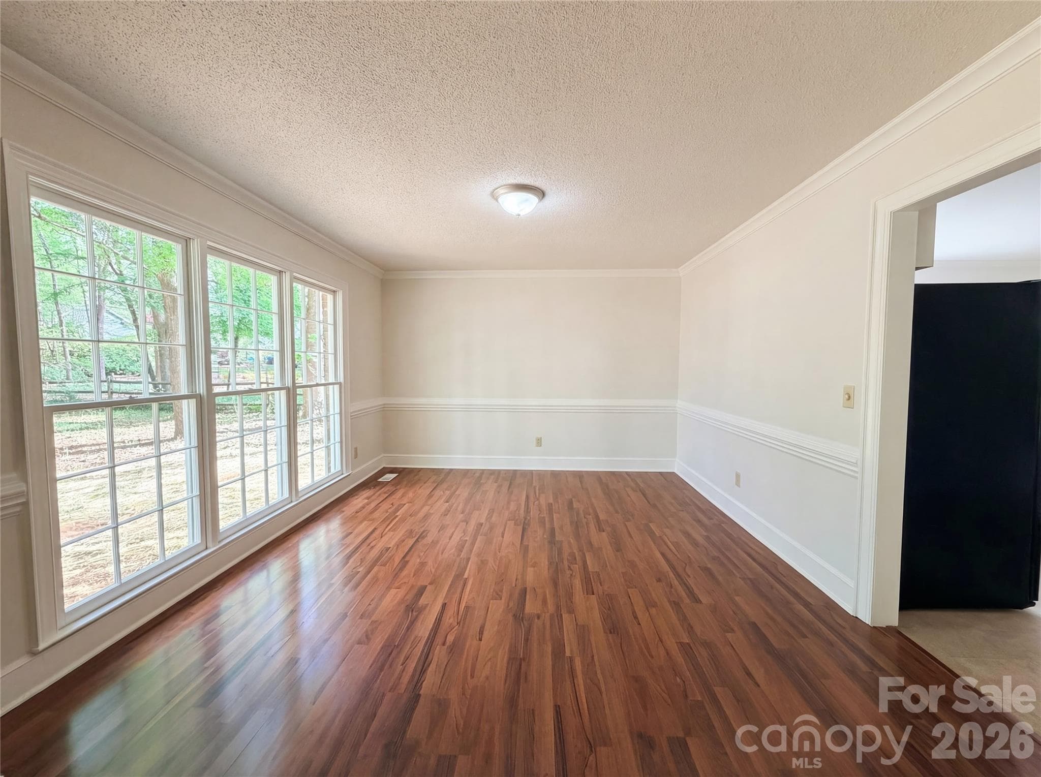 Single Family Residence at 6024 Dovefield Road, Charlotte, photo 9 of 17