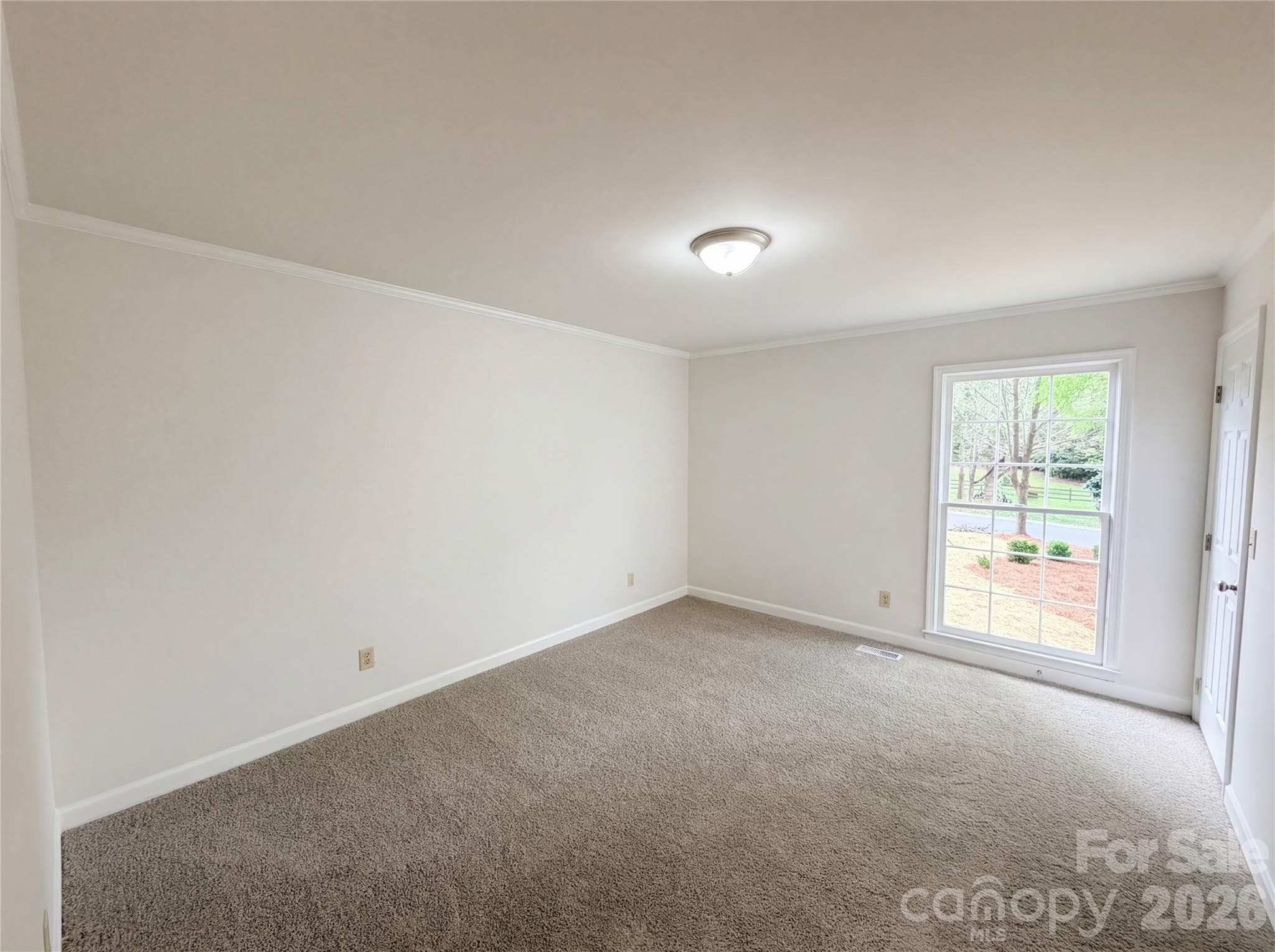 Single Family Residence at 6024 Dovefield Road, Charlotte, photo 11 of 17