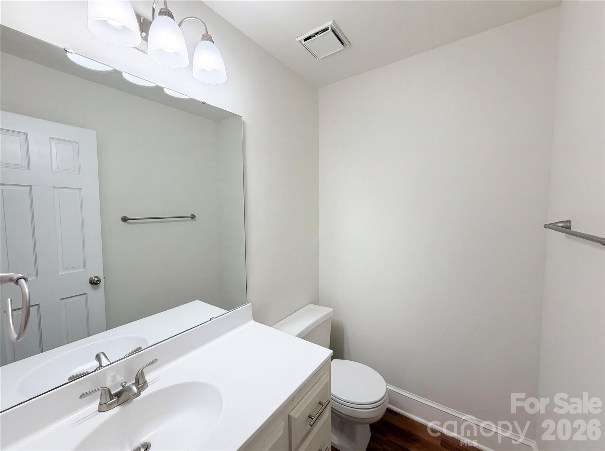 Single Family Residence at 6024 Dovefield Road, Charlotte, photo 14 of 17