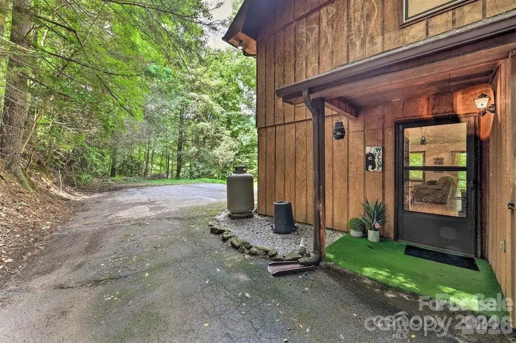 Townhouse at Maggie Valley, photo 2 of 11