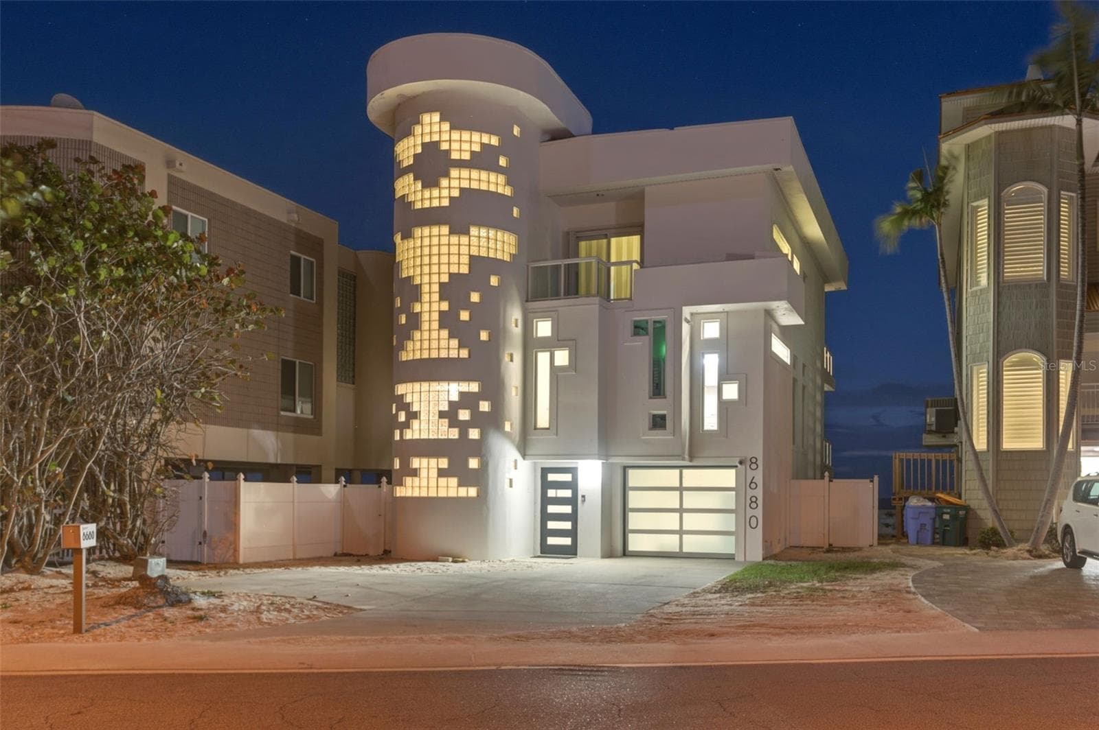 Single Family Residence at 8680 W GULF BLVD, TREASURE ISLAND, photo 2 of 89