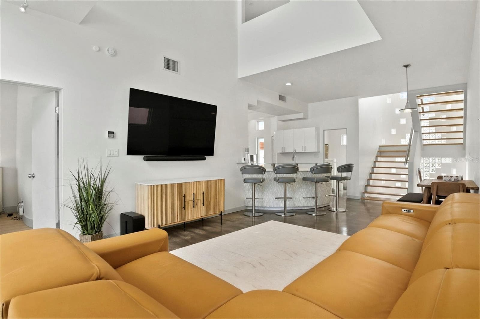 Living Room Looking Toward Kitchen - 8680 W GULF BLVD, TREASURE ISLAND