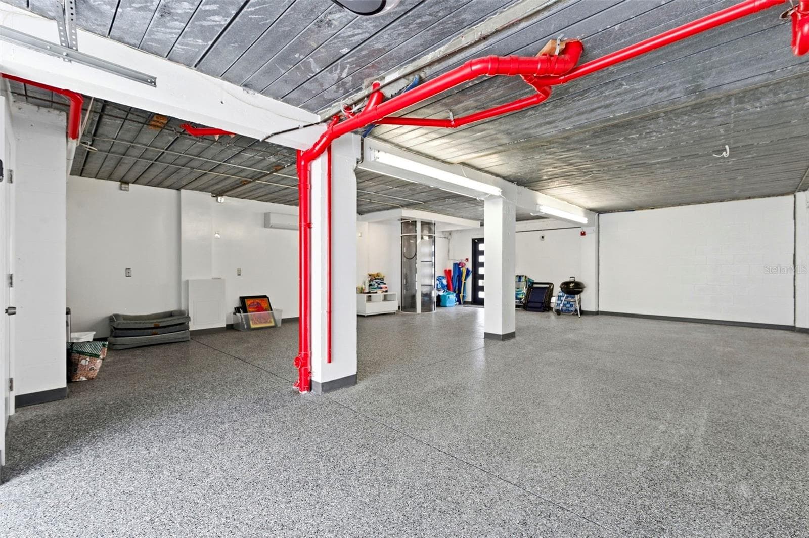 Tandem Garage - 8680 W GULF BLVD, TREASURE ISLAND