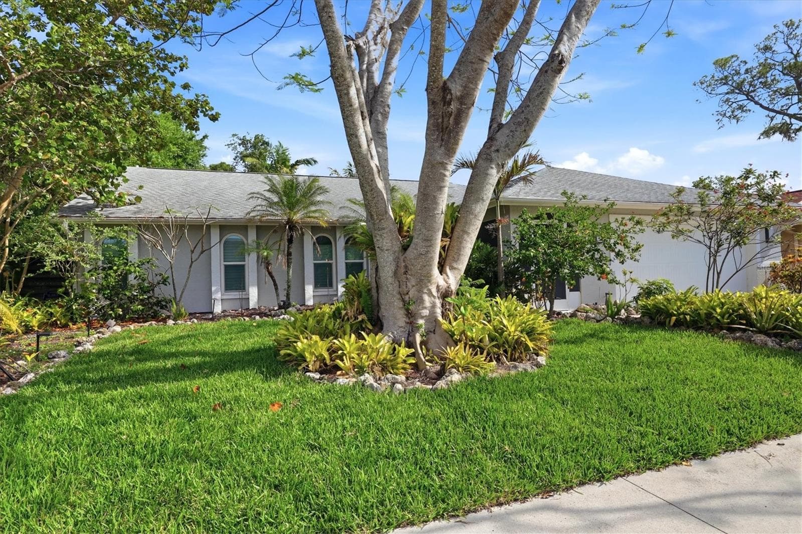 Single Family Residence at 5599 WILDE OAK WAY, SARASOTA, photo 8 of 44