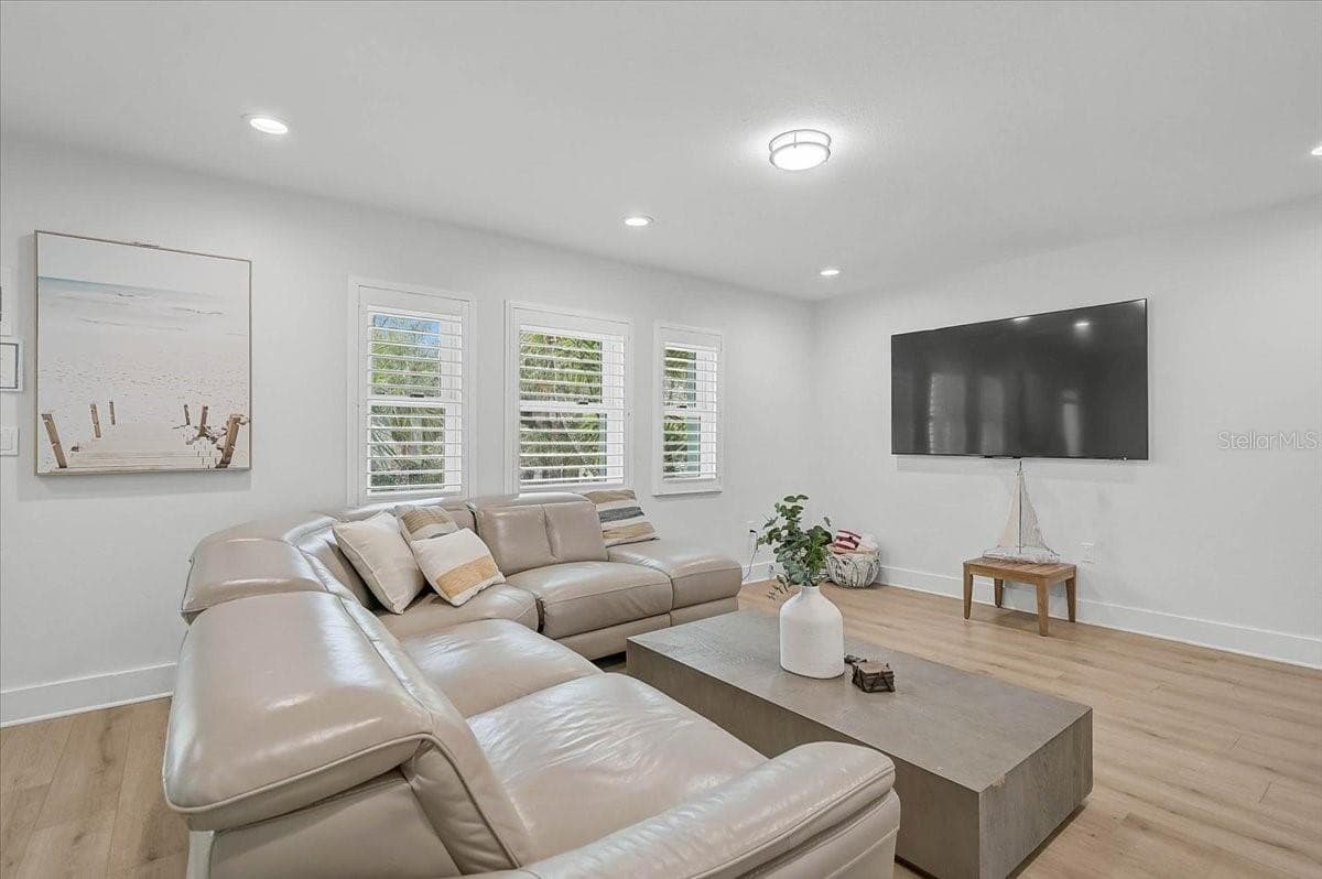 Single Family Residence at 3515 LA PALOMA AVE, SARASOTA, photo 17 of 46