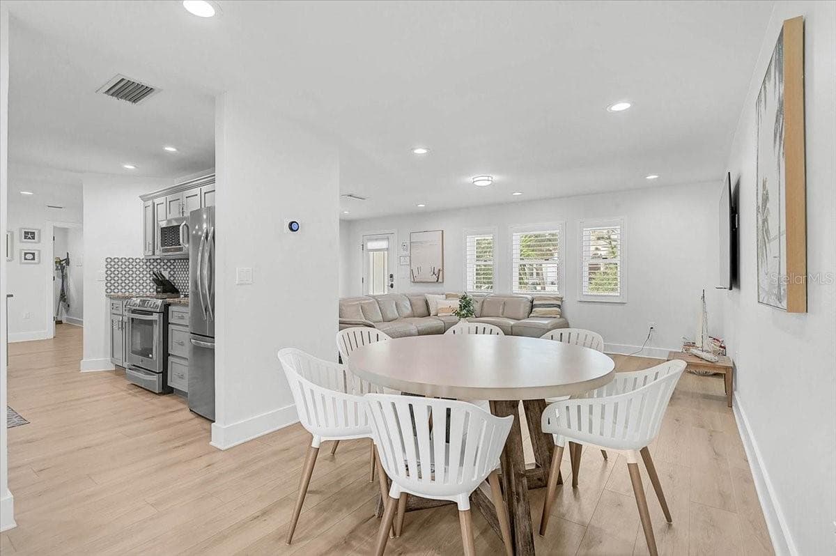 Single Family Residence at 3515 LA PALOMA AVE, SARASOTA, photo 19 of 46