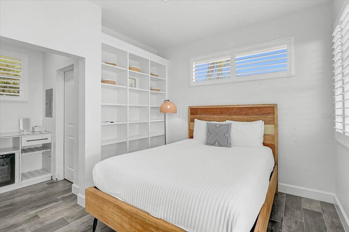 Guest suite - 3515 LA PALOMA AVE, SARASOTA