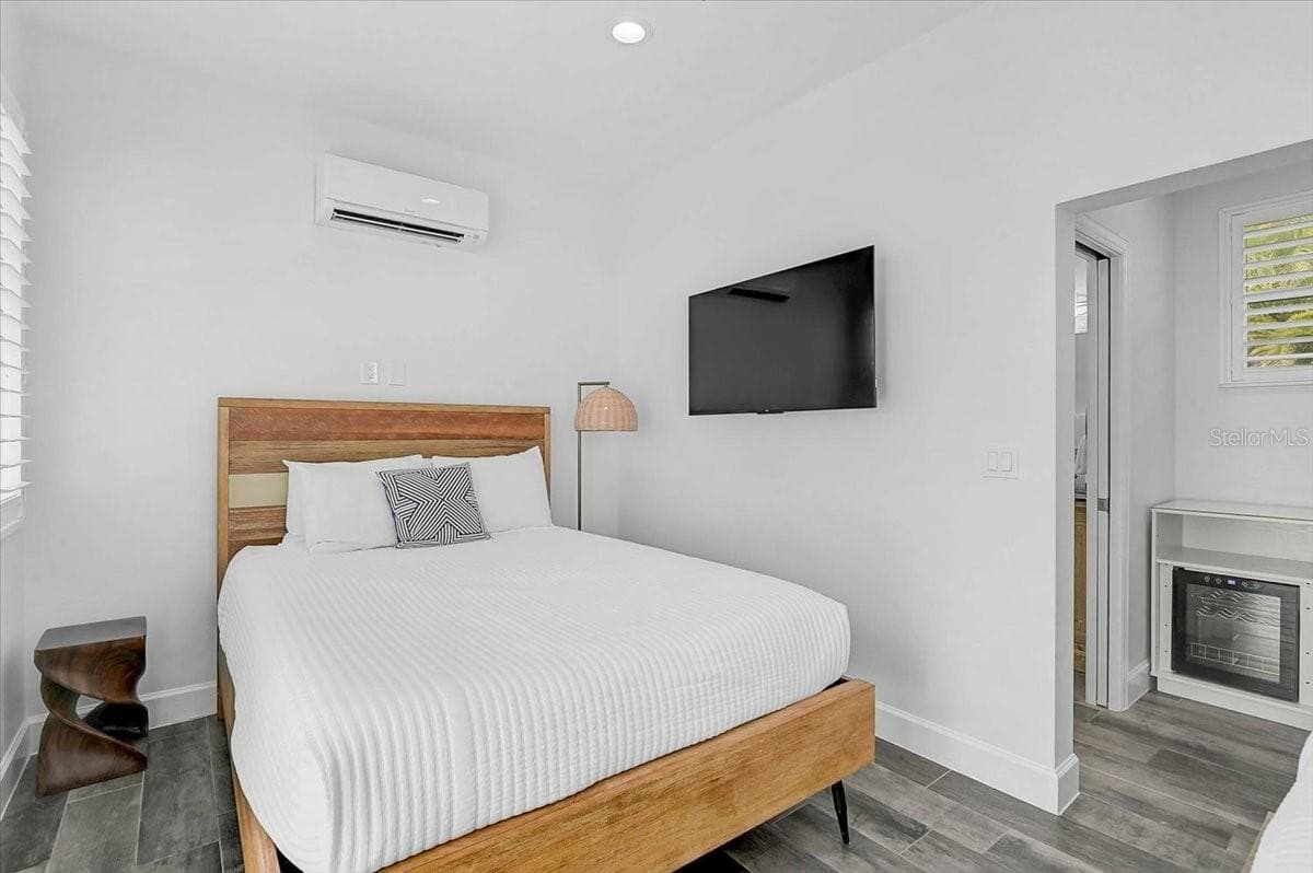 Guest suite - 3515 LA PALOMA AVE, SARASOTA