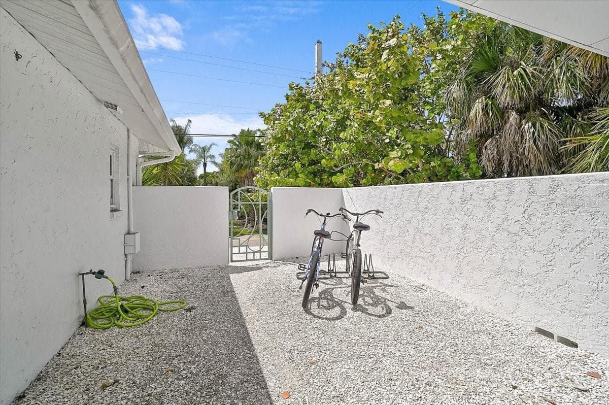 Single Family Residence at 3515 LA PALOMA AVE, SARASOTA, photo 32 of 46
