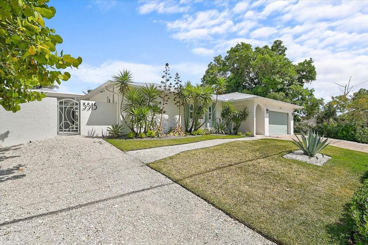 Single Family Residence at 3515 LA PALOMA AVE, SARASOTA, photo 33 of 46