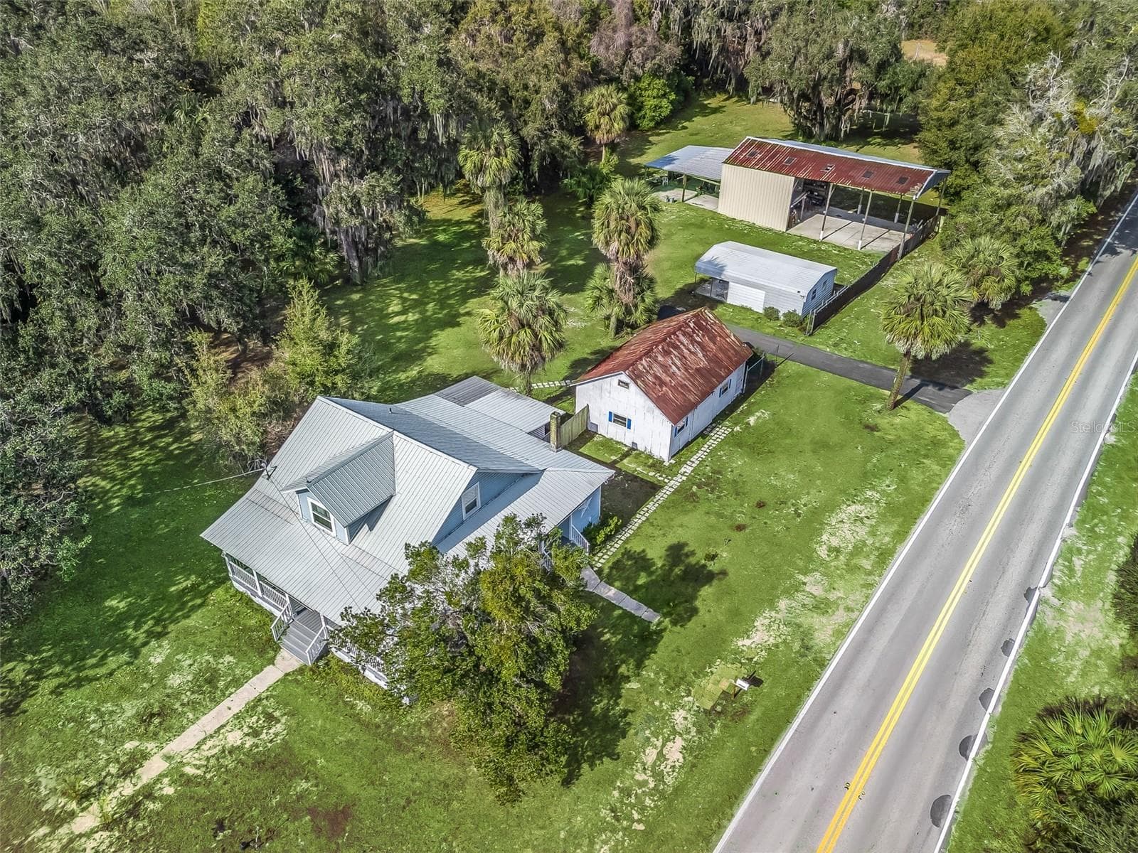 Single Family Residence at 10487 SE HIGHWAY 42, SUMMERFIELD, photo 9 of 74